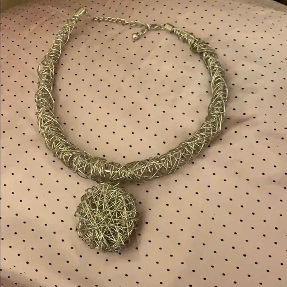 Wire necklace